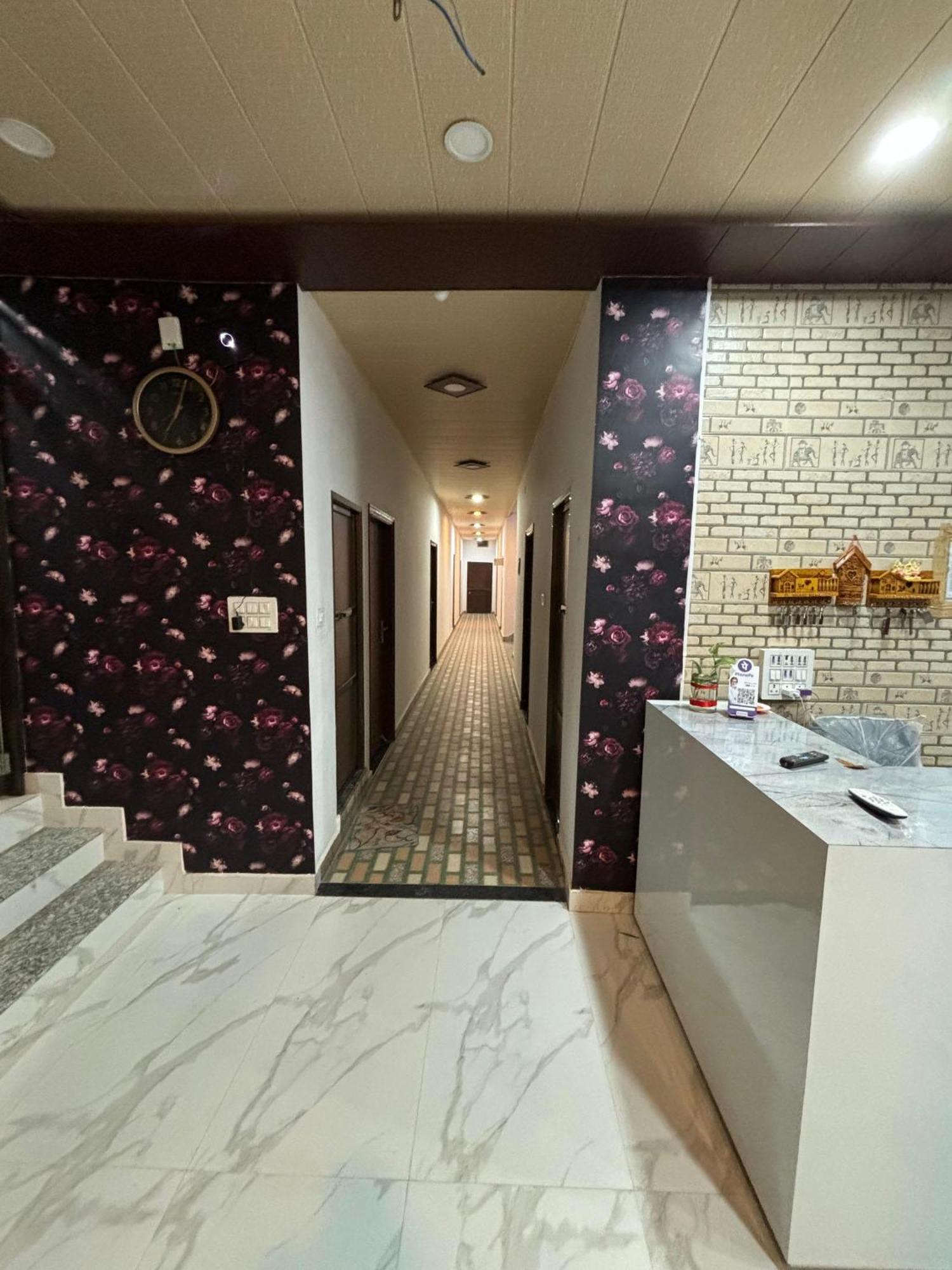 5 Petals Hotel Varanasi Ngoại thất bức ảnh